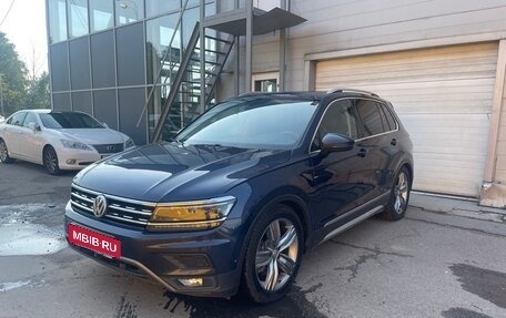 Volkswagen Tiguan II, 2017 год, 2 900 000 рублей, 2 фотография