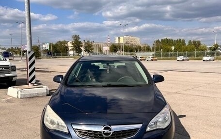 Opel Astra J, 2010 год, 690 000 рублей, 2 фотография