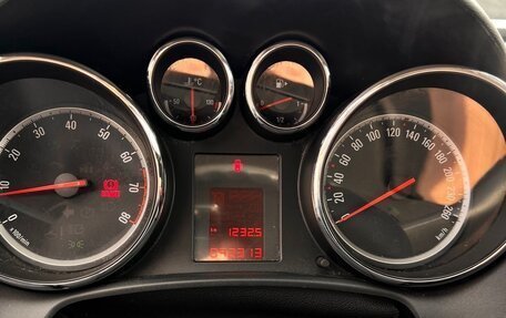 Opel Astra J, 2010 год, 690 000 рублей, 11 фотография