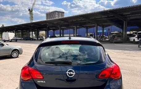 Opel Astra J, 2010 год, 690 000 рублей, 6 фотография