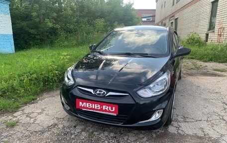 Hyundai Solaris II рестайлинг, 2013 год, 780 000 рублей, 2 фотография