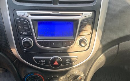 Hyundai Solaris II рестайлинг, 2013 год, 780 000 рублей, 10 фотография