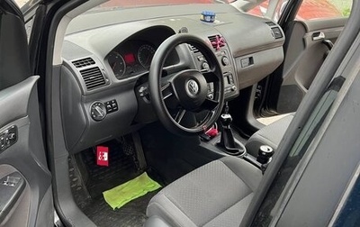 Volkswagen Touran III, 2005 год, 666 666 рублей, 1 фотография