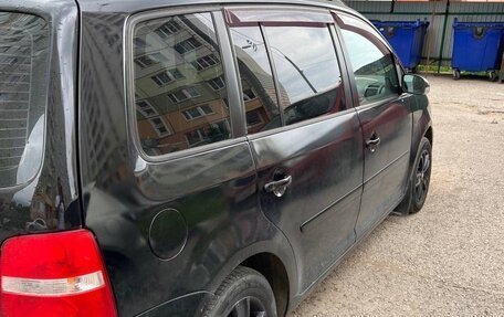 Volkswagen Touran III, 2005 год, 666 666 рублей, 4 фотография