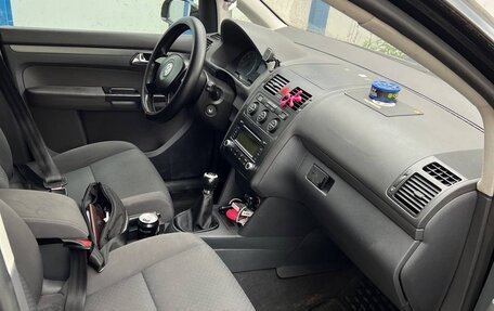 Volkswagen Touran III, 2005 год, 666 666 рублей, 6 фотография