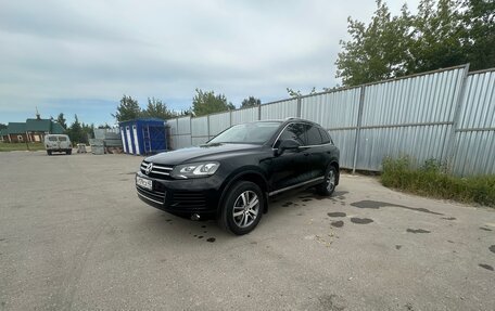Volkswagen Touareg III, 2011 год, 2 100 000 рублей, 3 фотография