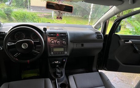 Volkswagen Touran III, 2005 год, 666 666 рублей, 10 фотография