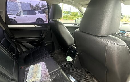 Volkswagen Touareg III, 2011 год, 2 100 000 рублей, 10 фотография