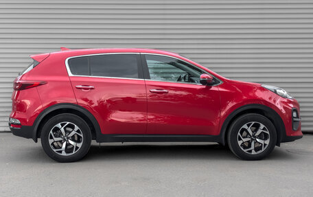 KIA Sportage IV рестайлинг, 2021 год, 2 300 000 рублей, 4 фотография