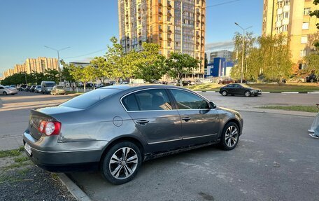 Volkswagen Passat B6, 2005 год, 650 000 рублей, 4 фотография