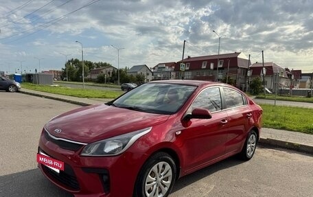 KIA Rio IV, 2018 год, 1 020 000 рублей, 2 фотография