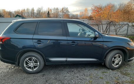 Mitsubishi Outlander III рестайлинг 3, 2021 год, 2 100 000 рублей, 2 фотография