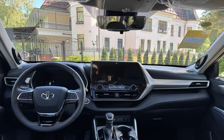 Toyota Highlander, 2025 год, 4 950 000 рублей, 34 фотография