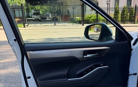 Toyota Highlander, 2025 год, 4 950 000 рублей, 28 фотография