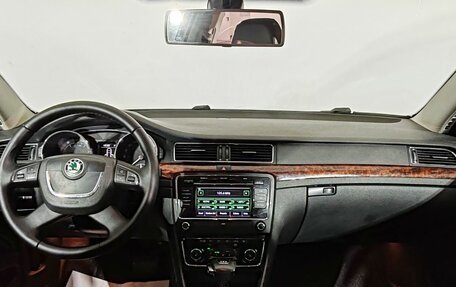 Skoda Superb III рестайлинг, 2010 год, 850 000 рублей, 10 фотография