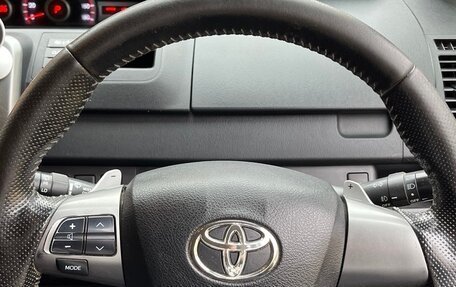 Toyota Voxy III, 2016 год, 1 400 000 рублей, 14 фотография