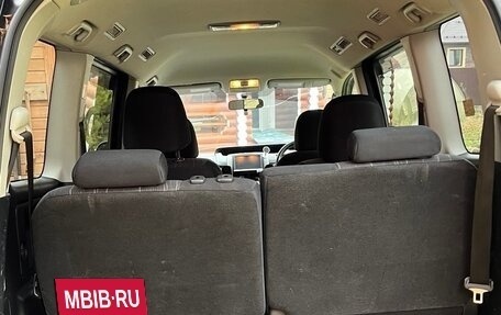 Toyota Voxy III, 2016 год, 1 400 000 рублей, 11 фотография
