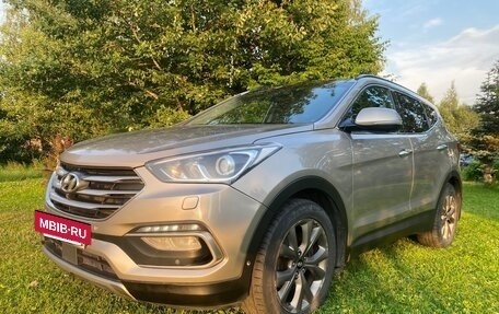 Hyundai Santa Fe III рестайлинг, 2016 год, 2 300 000 рублей, 2 фотография