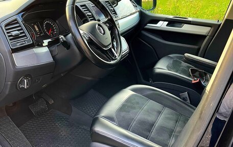 Volkswagen Multivan T6 рестайлинг, 2015 год, 4 250 000 рублей, 15 фотография