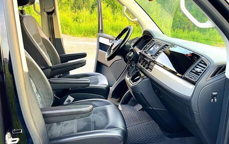 Volkswagen Multivan T6 рестайлинг, 2015 год, 4 250 000 рублей, 16 фотография