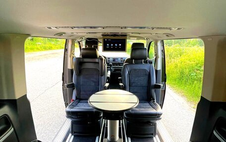 Volkswagen Multivan T6 рестайлинг, 2015 год, 4 250 000 рублей, 24 фотография