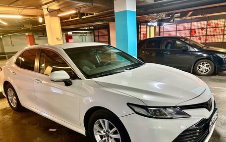 Toyota Camry, 2019 год, 1 750 000 рублей, 2 фотография