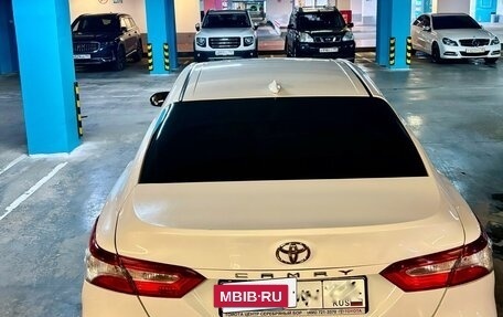 Toyota Camry, 2019 год, 1 750 000 рублей, 5 фотография
