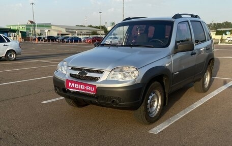 Chevrolet Niva I рестайлинг, 2012 год, 580 000 рублей, 3 фотография