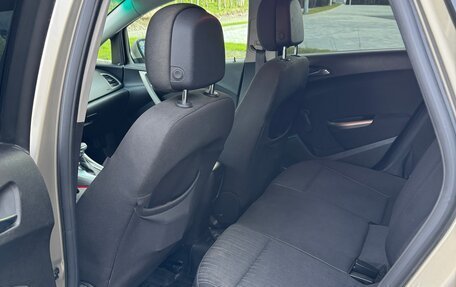 Opel Astra J, 2011 год, 770 000 рублей, 9 фотография