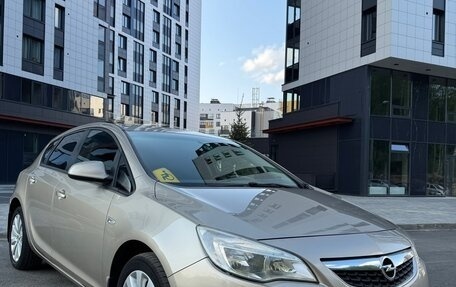 Opel Astra J, 2011 год, 770 000 рублей, 2 фотография