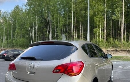 Opel Astra J, 2011 год, 770 000 рублей, 3 фотография