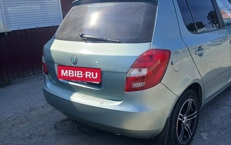 Skoda Fabia II, 2011 год, 375 000 рублей, 2 фотография