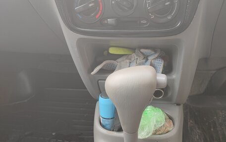 Mazda Demio III (DE), 2000 год, 300 000 рублей, 28 фотография