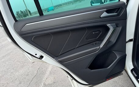 Volkswagen Tiguan II, 2021 год, 3 750 000 рублей, 26 фотография