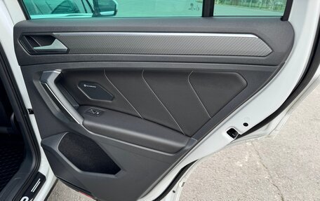 Volkswagen Tiguan II, 2021 год, 3 750 000 рублей, 24 фотография