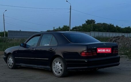 Mercedes-Benz E-Класс, 1997 год, 450 000 рублей, 5 фотография