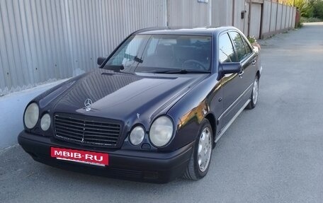 Mercedes-Benz E-Класс, 1997 год, 450 000 рублей, 24 фотография