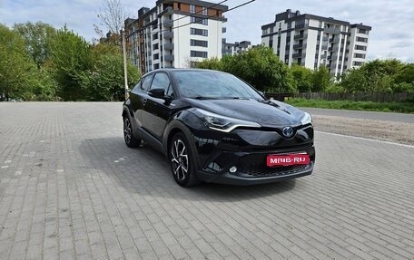 Toyota C-HR I рестайлинг, 2019 год, 2 750 000 рублей, 1 фотография