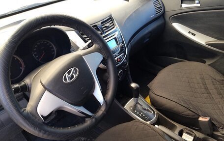 Hyundai Solaris II рестайлинг, 2013 год, 600 000 рублей, 15 фотография