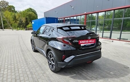Toyota C-HR I рестайлинг, 2019 год, 2 750 000 рублей, 5 фотография