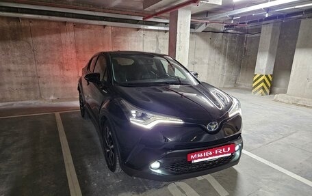 Toyota C-HR I рестайлинг, 2019 год, 2 750 000 рублей, 8 фотография