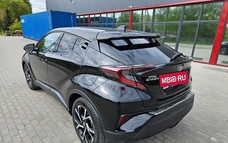 Toyota C-HR I рестайлинг, 2019 год, 2 750 000 рублей, 7 фотография