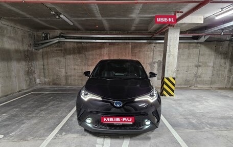 Toyota C-HR I рестайлинг, 2019 год, 2 750 000 рублей, 10 фотография