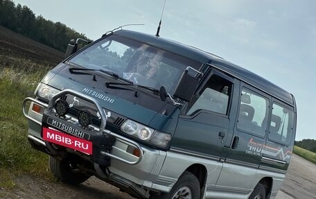Mitsubishi Delica III, 1994 год, 820 000 рублей, 2 фотография