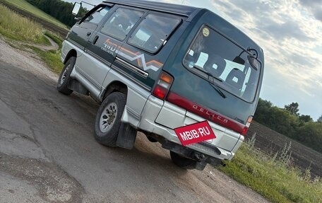 Mitsubishi Delica III, 1994 год, 820 000 рублей, 3 фотография