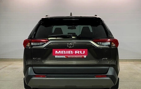 Toyota RAV4, 2022 год, 2 520 000 рублей, 4 фотография