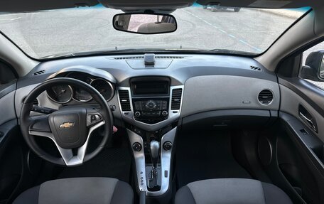 Chevrolet Cruze II, 2010 год, 850 000 рублей, 14 фотография