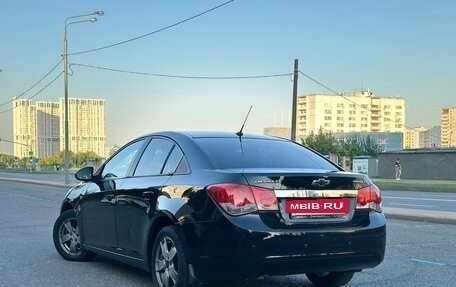 Chevrolet Cruze II, 2010 год, 850 000 рублей, 4 фотография
