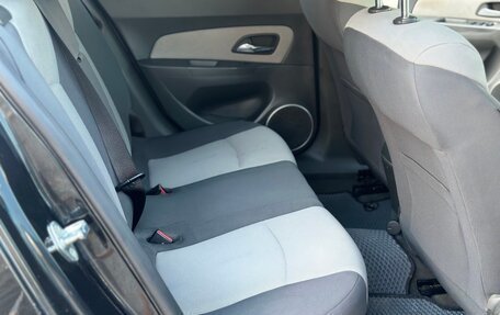 Chevrolet Cruze II, 2010 год, 850 000 рублей, 33 фотография