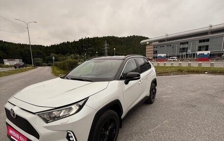 Toyota RAV4, 2020 год, 3 700 000 рублей, 6 фотография